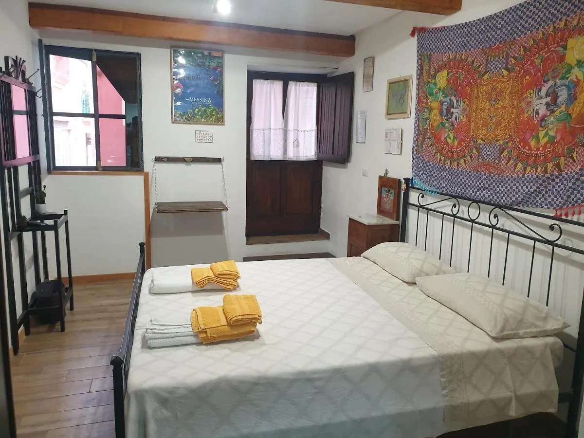 Sicily House Soprano Appartement Santo Stefano di Briga 0*,  Italië